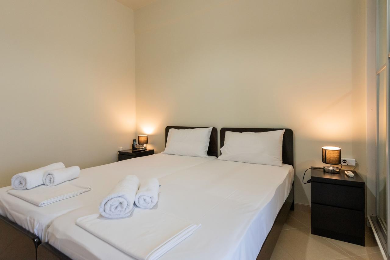 Grand Suites With Private Pools Kalamata Exteriér fotografie