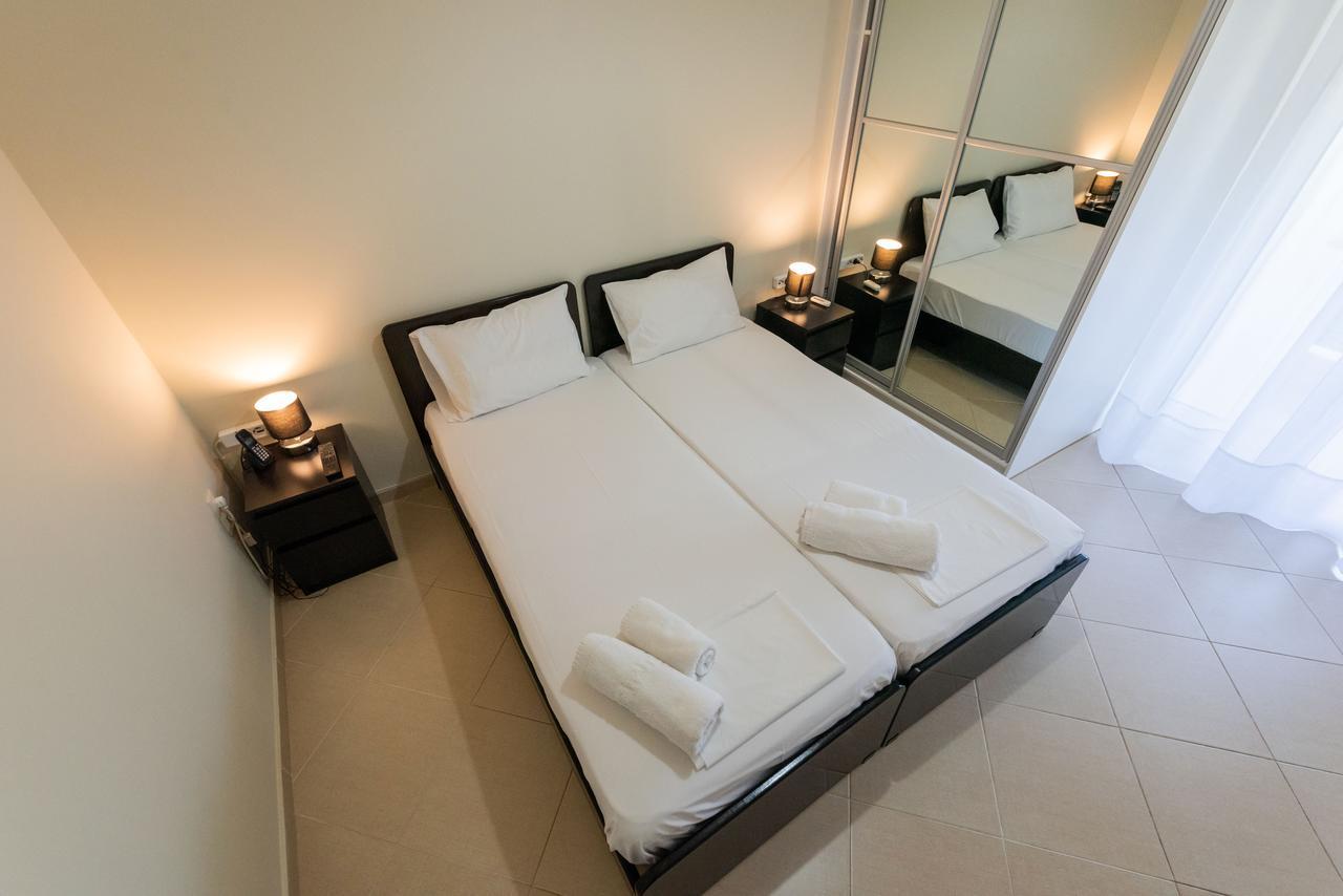 Grand Suites With Private Pools Kalamata Exteriér fotografie