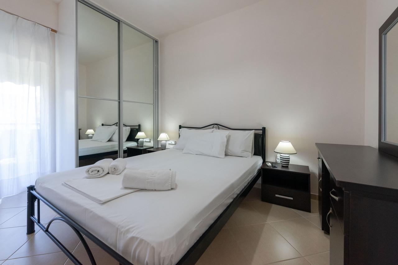 Grand Suites With Private Pools Kalamata Exteriér fotografie