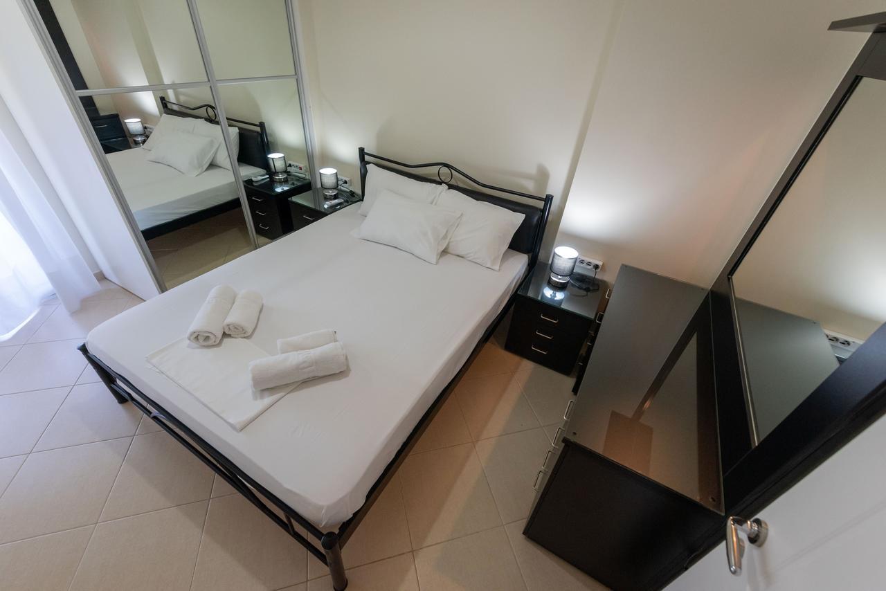 Grand Suites With Private Pools Kalamata Exteriér fotografie