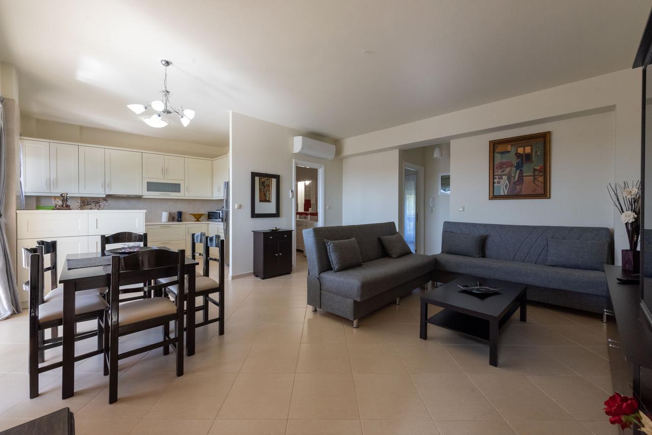 Grand Suites With Private Pools Kalamata Exteriér fotografie