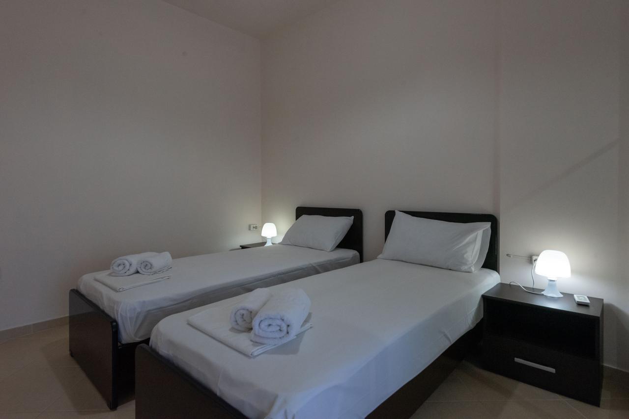 Grand Suites With Private Pools Kalamata Exteriér fotografie