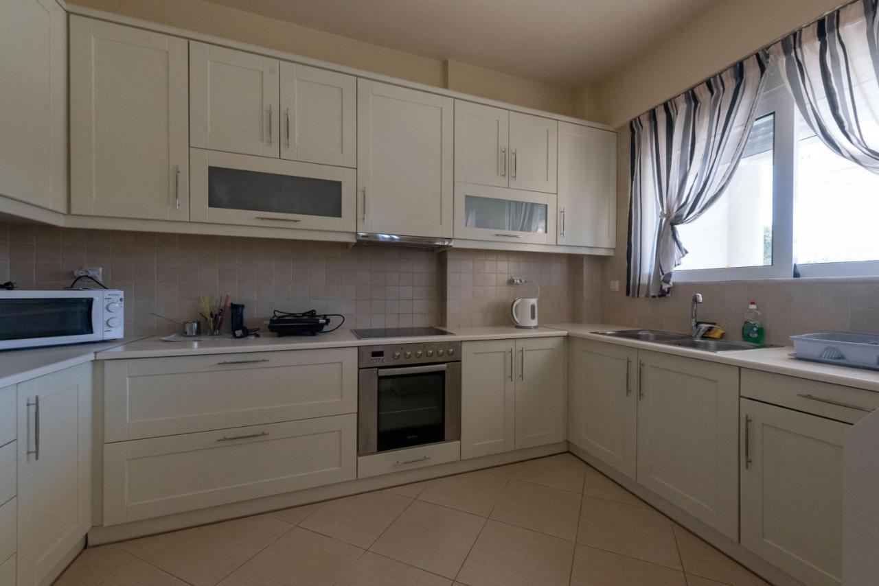 Grand Suites With Private Pools Kalamata Exteriér fotografie