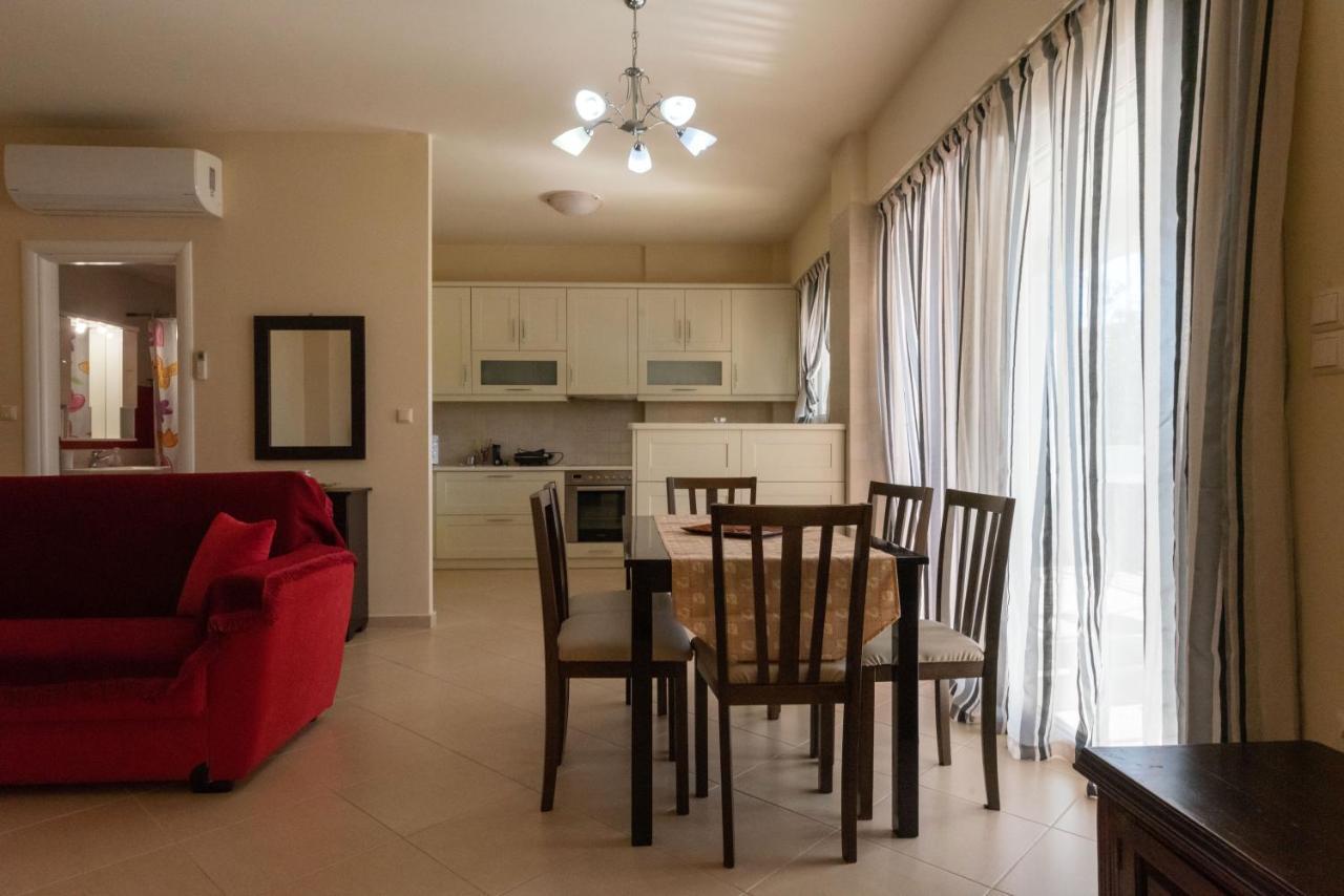 Grand Suites With Private Pools Kalamata Exteriér fotografie