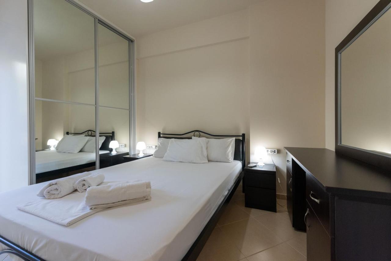 Grand Suites With Private Pools Kalamata Exteriér fotografie