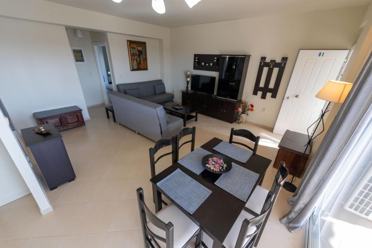 Grand Suites With Private Pools Kalamata Exteriér fotografie