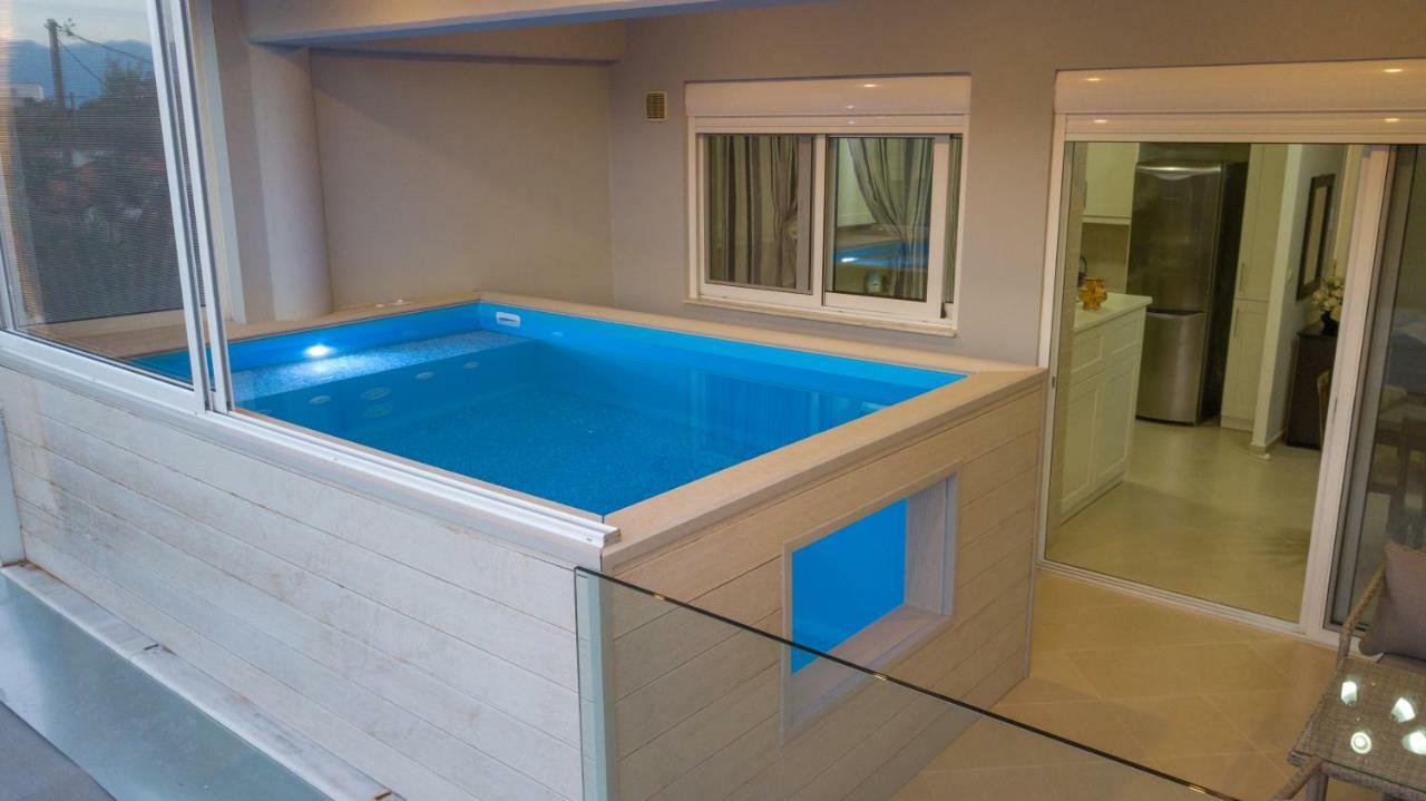 Grand Suites With Private Pools Kalamata Exteriér fotografie