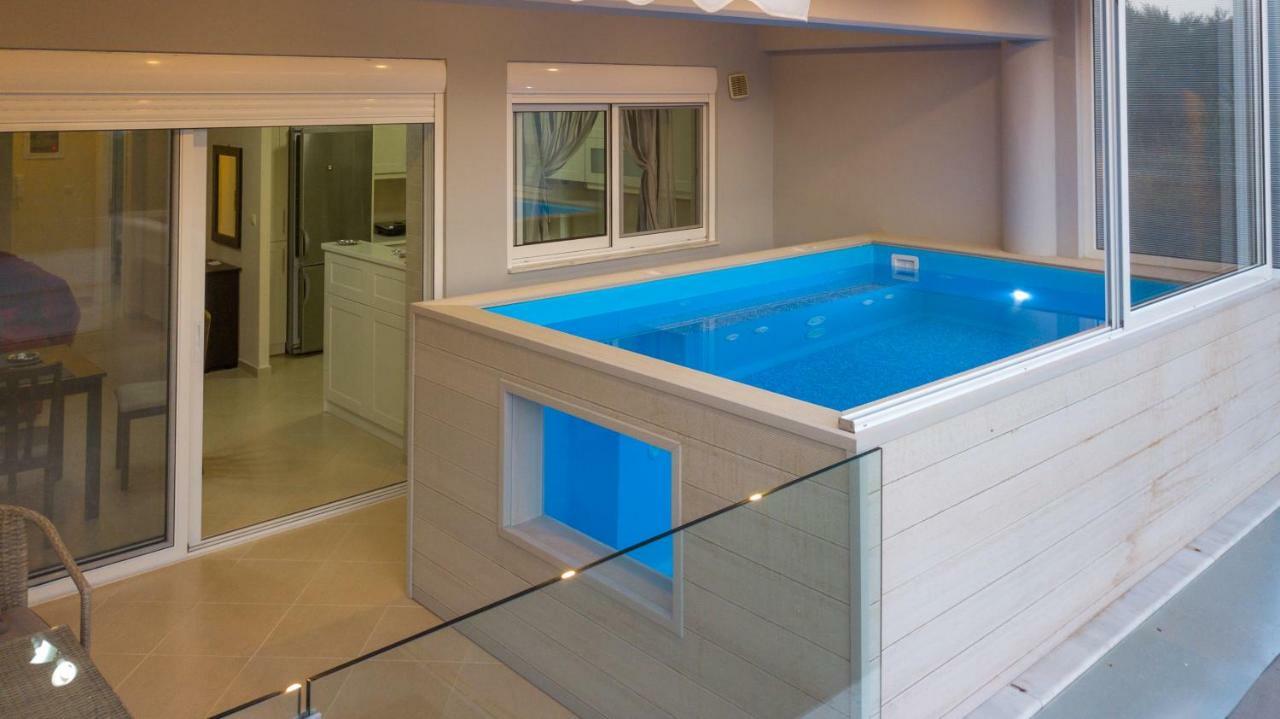 Grand Suites With Private Pools Kalamata Exteriér fotografie