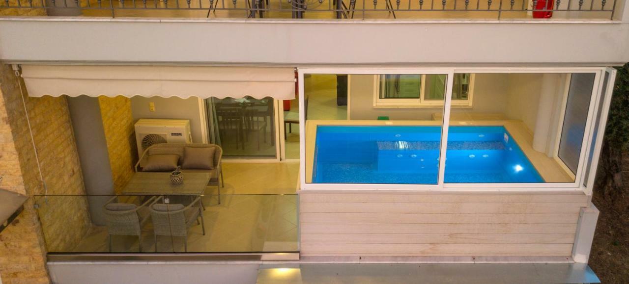 Grand Suites With Private Pools Kalamata Exteriér fotografie